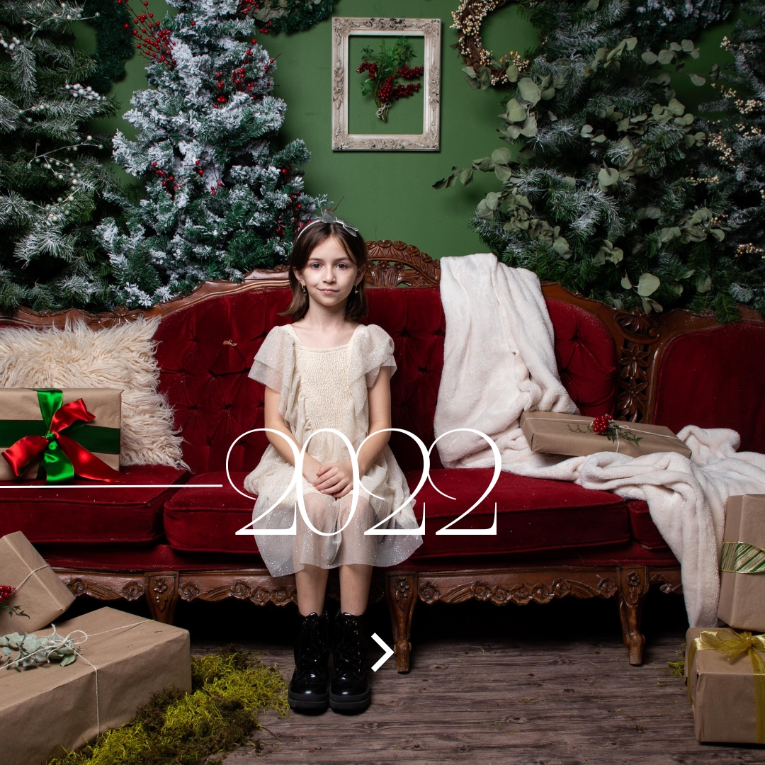CHRISTMAS 4